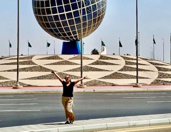 Discover Saudi Arabia/ south with Vicky  400